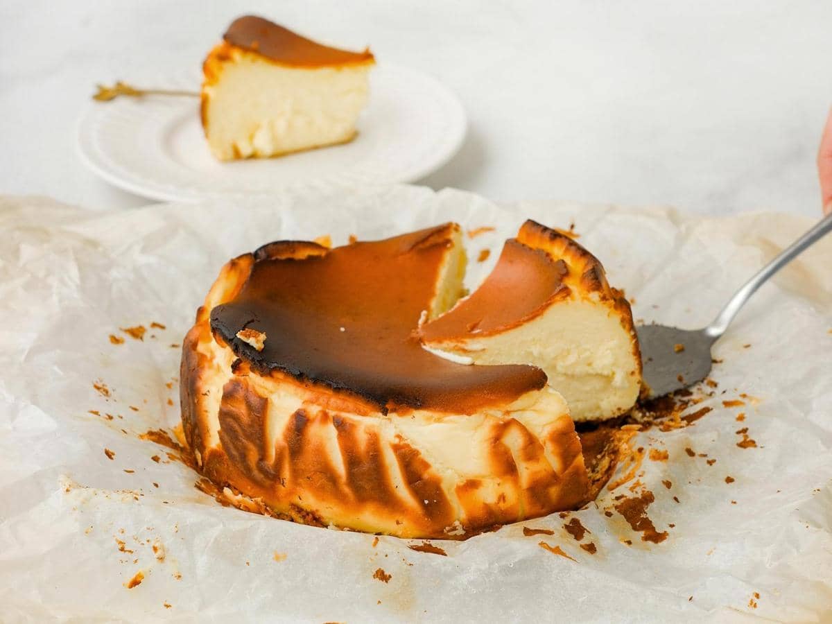 ilustrasi burnt cheesecake