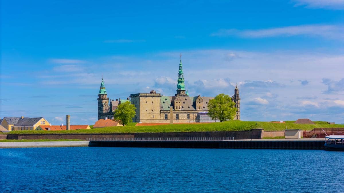 potret Kronborg Castle, inspirasi Kastil Elsinore dalam drama Hamlet karya William Shakespeare