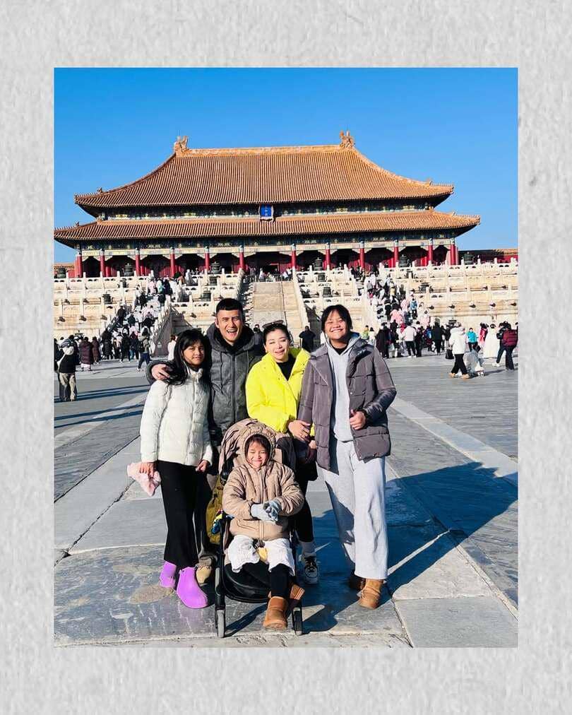 Keluarga Choky Sitohang jalan-jalan di Beijing.
