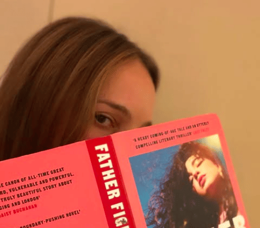 5 Buku Rekomendasi Buku Sastra Klasik Natalie Portman yang Penuh Makna