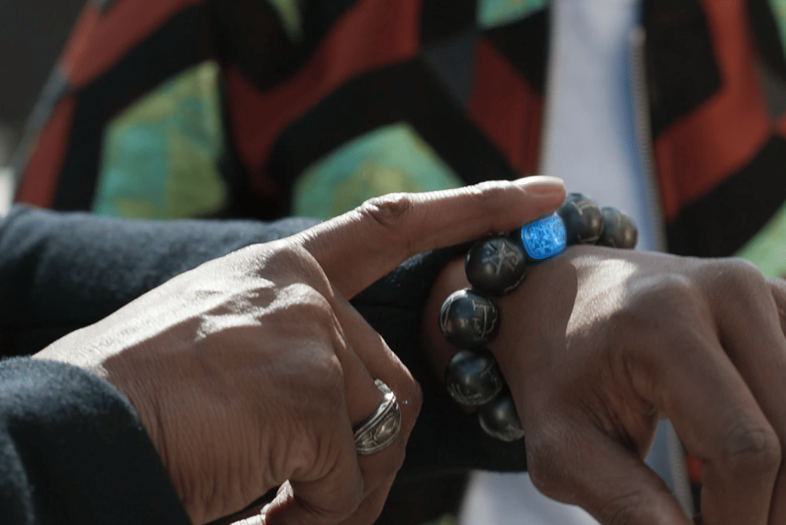 Kimoyo Beads dalam Black Panther.
