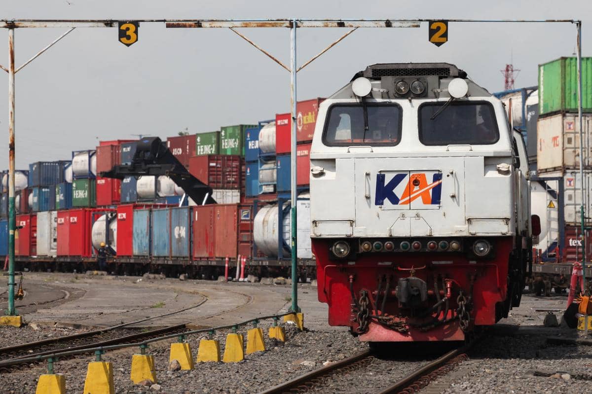 Ilustrasi lokomotif kereta api. (ANTARA FOTO/Didik Suhartono)