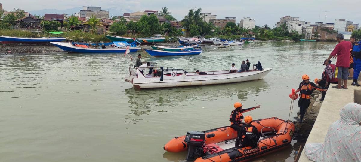 Tim SAR dikerahkan mencari nelayan dilaporkan hilang di perairan Siwa, Wajo, Sulawesi Selatan, Kamis (15/1/2026). (Dok. Basarnas Makassar)