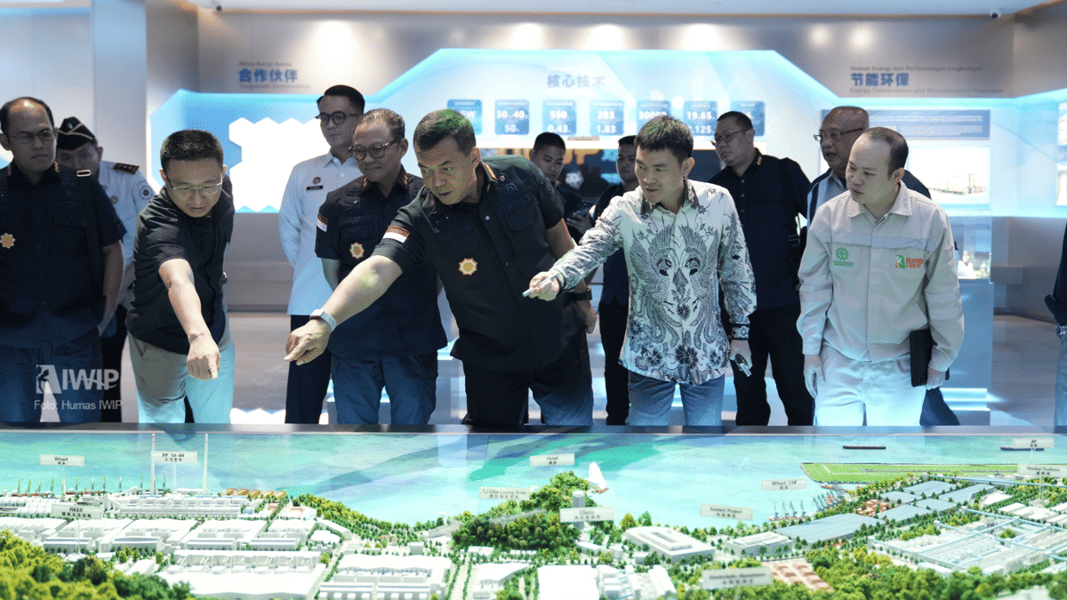 Wakil Menteri Imigrasi dan Pemasyarakat, Silmy Karim saat mengunjungi Indonesa Weda Bay Industrial Park