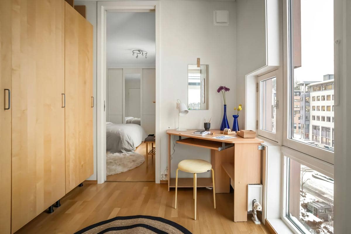 desain meja kerja di kamar tidur