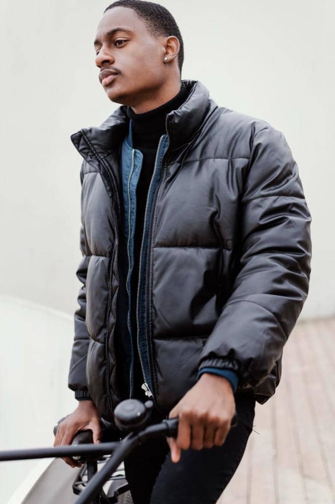 ilustrasi outfit puffer jacket cowok