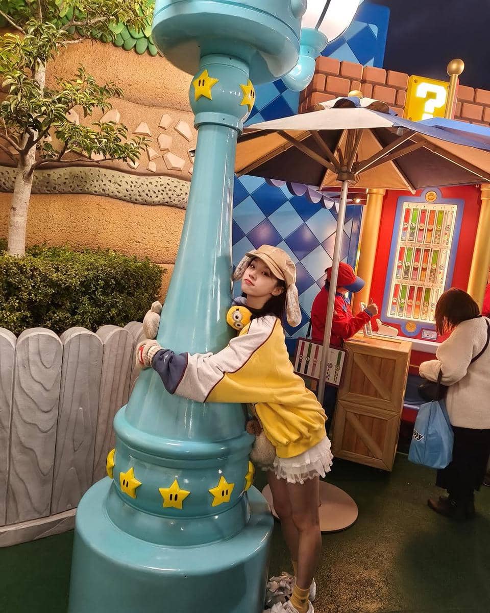 ide padu padan outfit oversize ala Yuqi i-dle