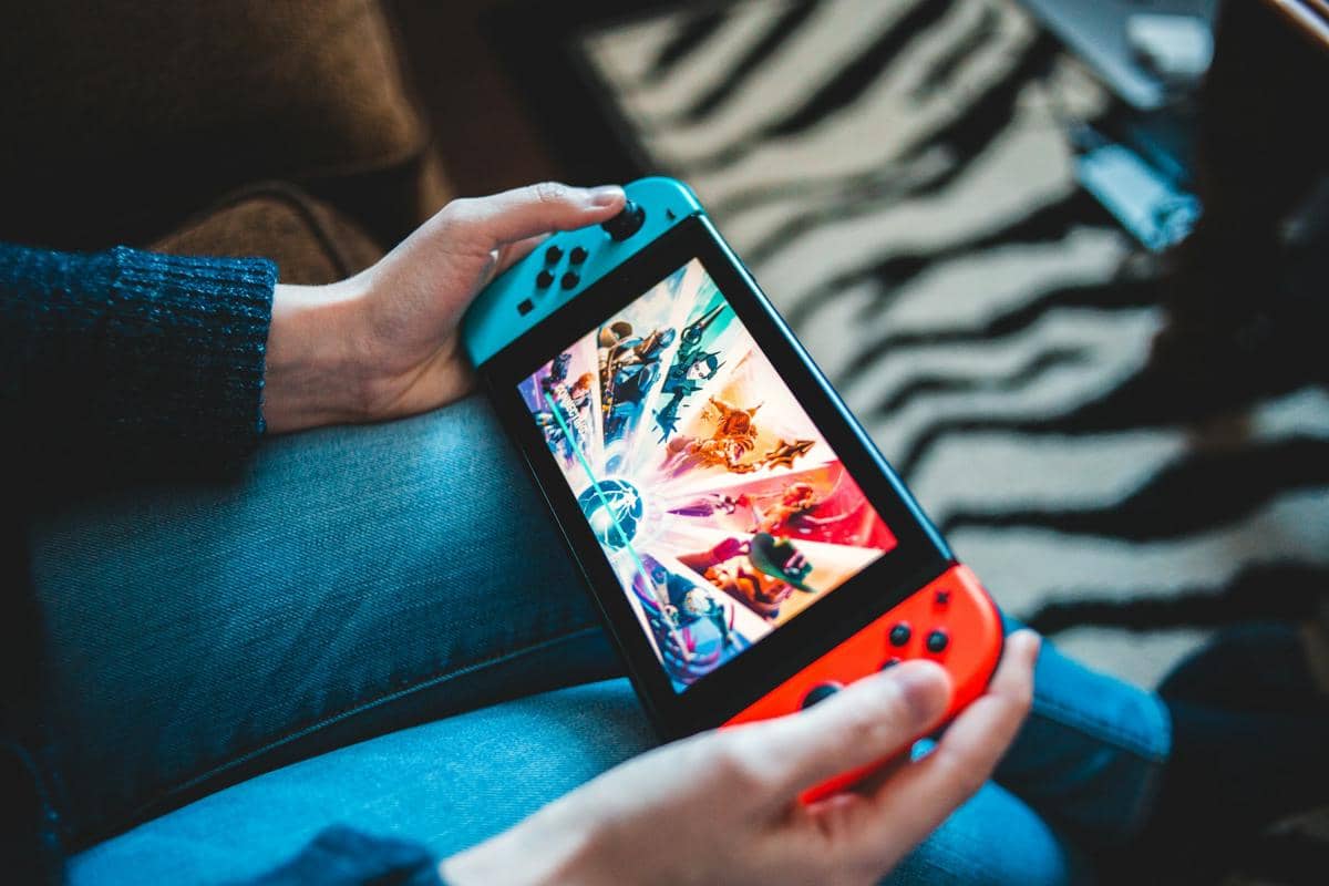ilustrasi bermain Nintendo Switch