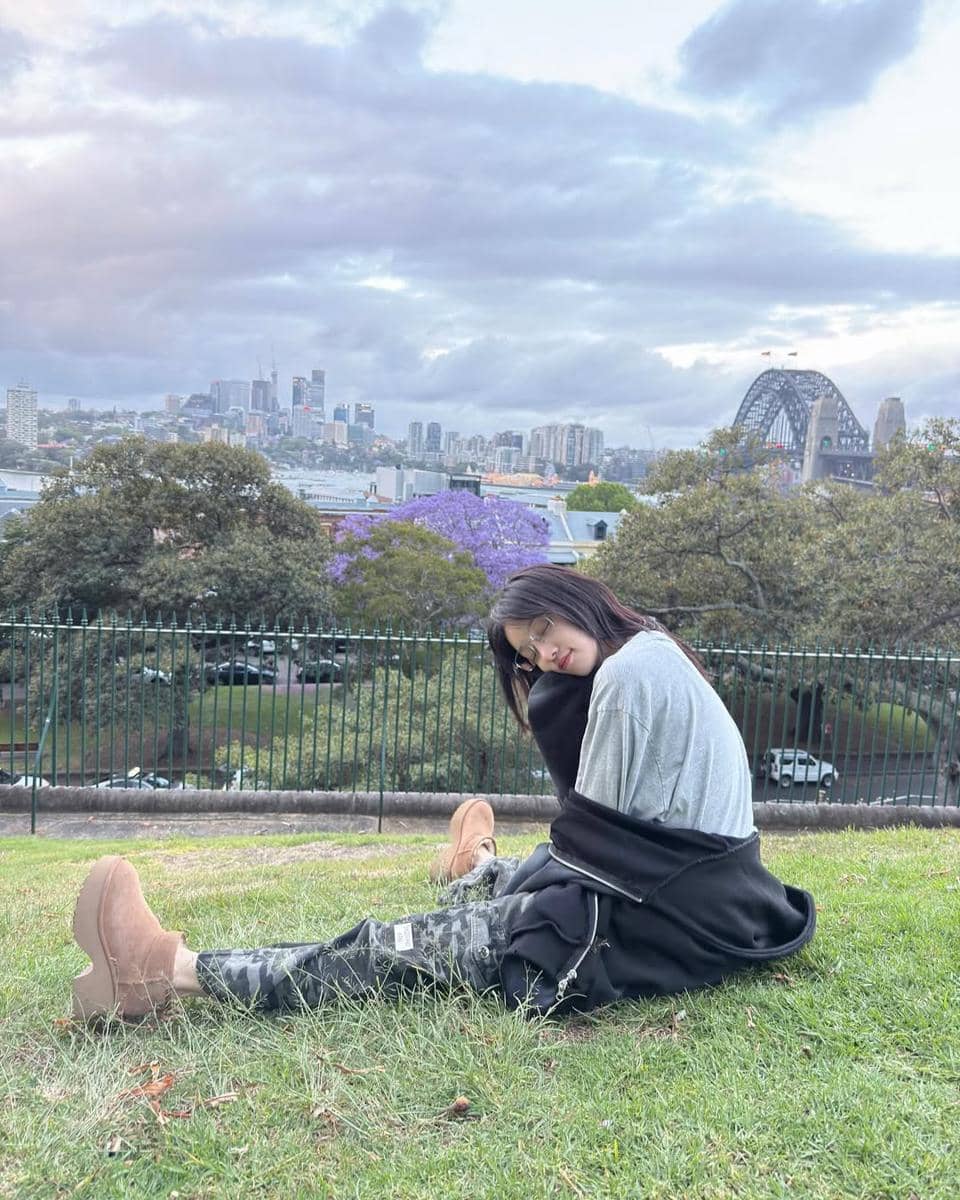 ide padu padan outfit oversize ala Yuqi i-dle