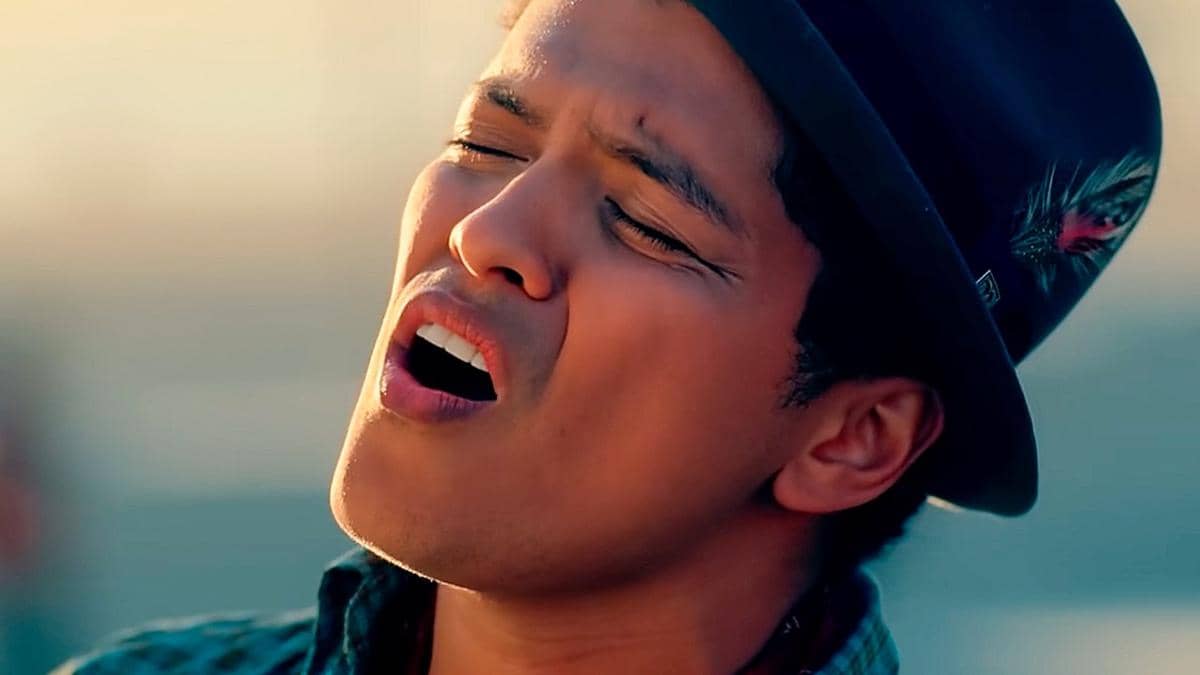 musik video "Billionaire" - Travie McCoy dan Bruno Mars