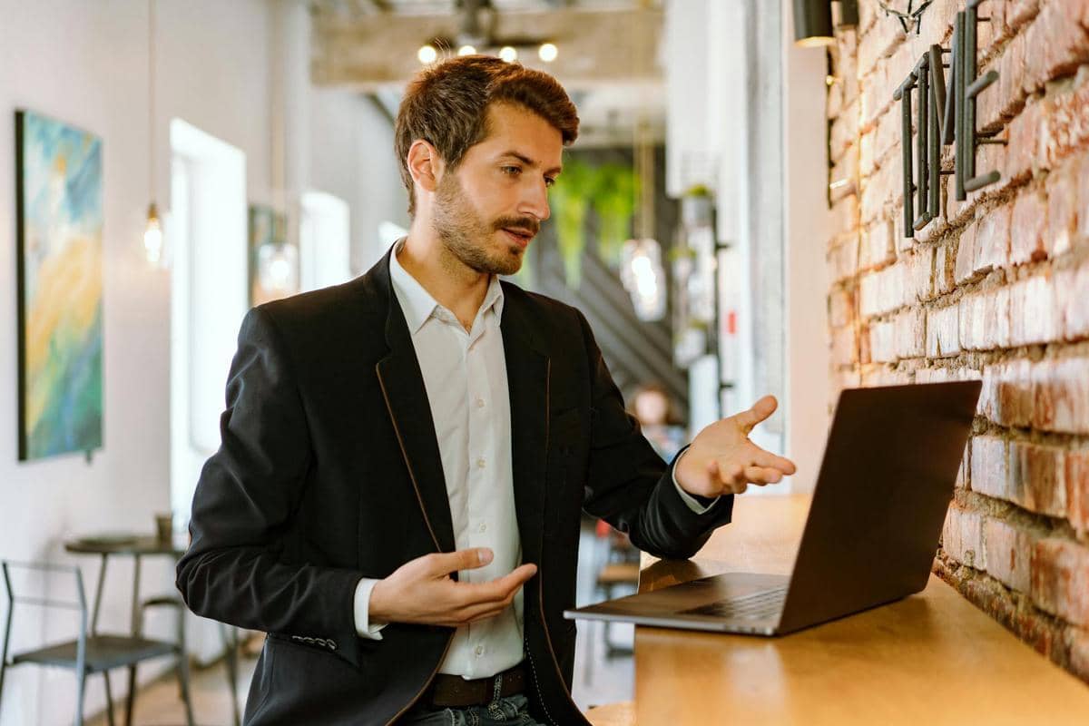 ilustrasi zoom meeting