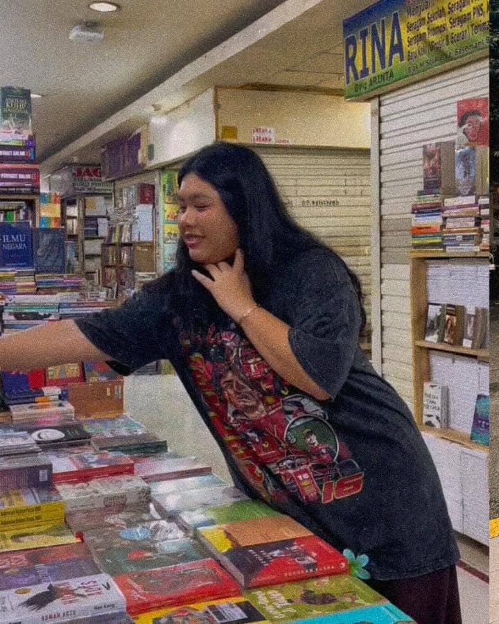 Ussy Sulistiawaty dan anak sulung jalan-jalan di Blok M