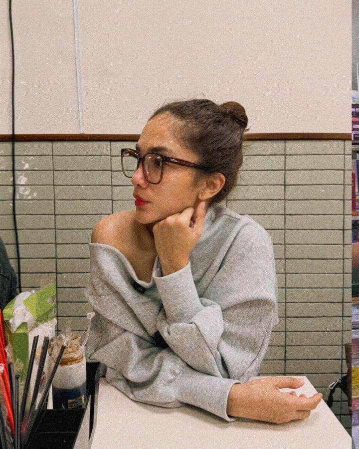 Ussy Sulistiawaty dan anak sulung jalan-jalan di Blok M