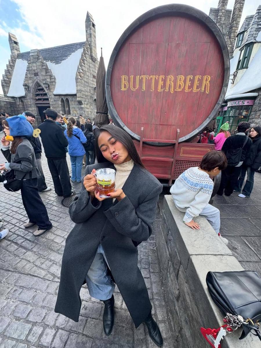 Sarah Tumiwa jalan-jalan di Universal Studio Jepang