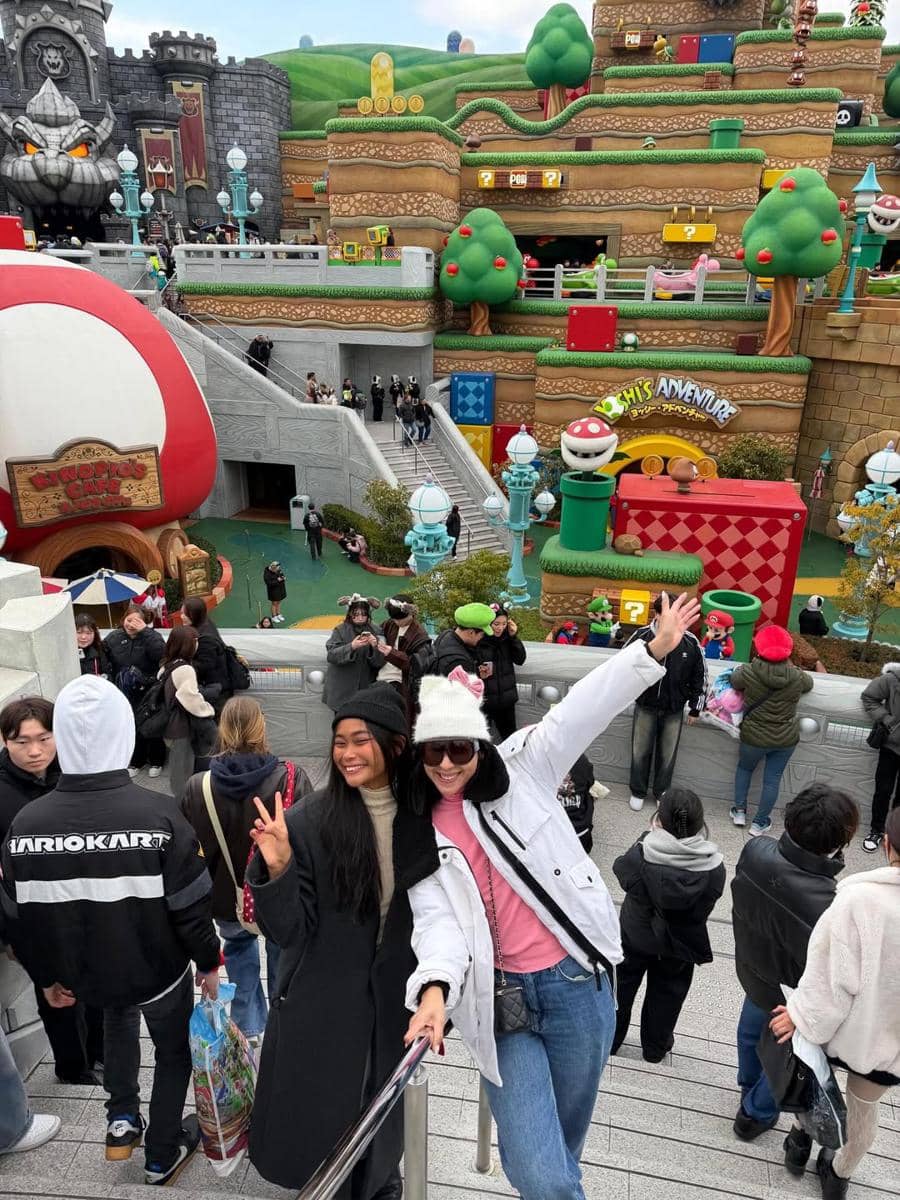 Sarah Tumiwa jalan-jalan di Universal Studio Jepang