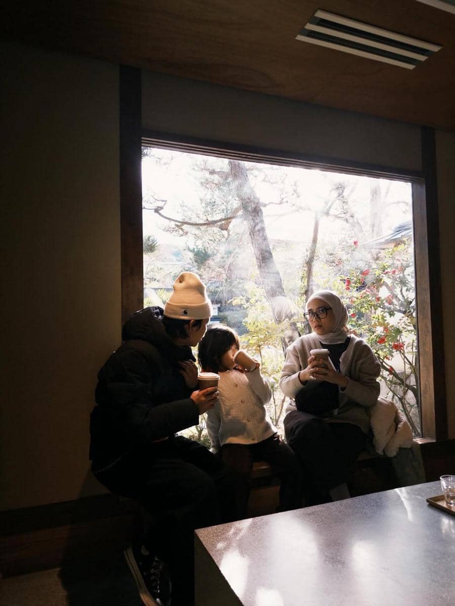 Indra Jegel ajak keluarga berlibur ke Jepang.