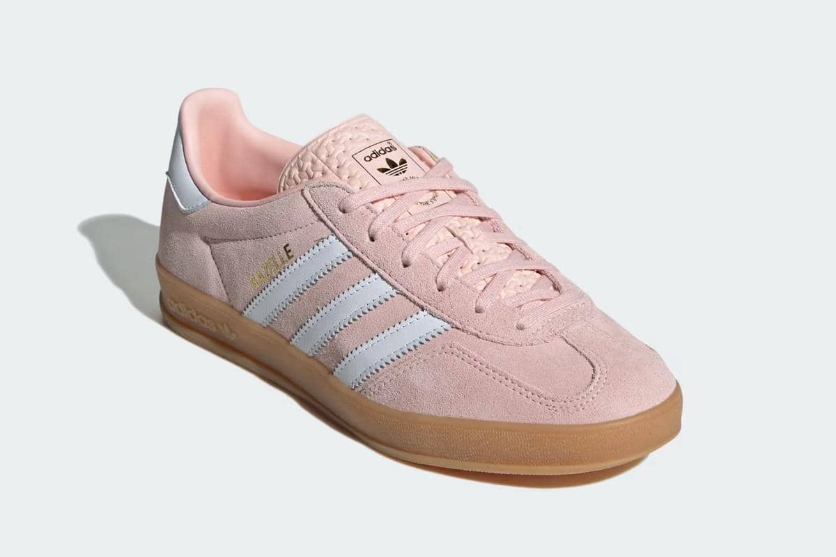 ilustrasi sneakers pink Adidas cowok