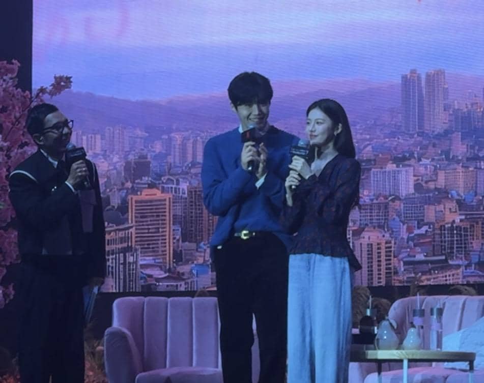 momen fan event Can This Love be Translated?