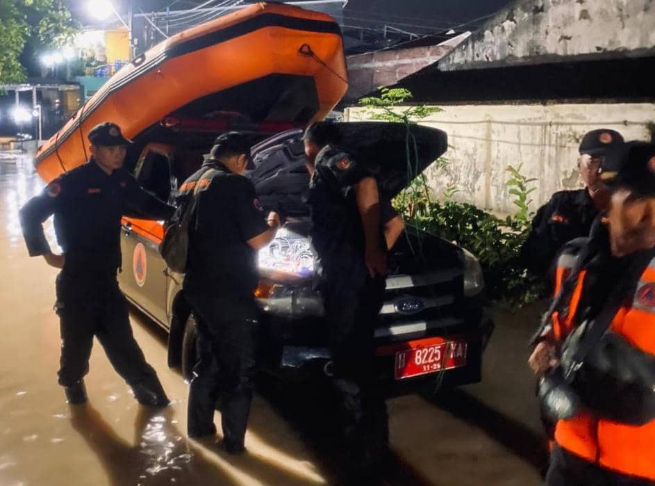 bpbd semarang, banjir, evakuasi warga, mangkang, wonosari