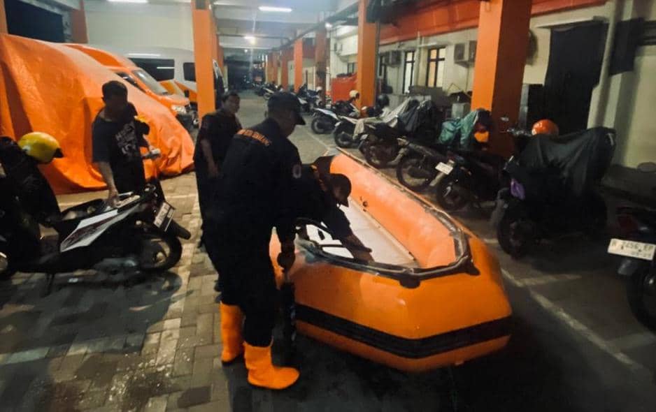 bpbd semarang, banjir, evakuasi warga, mangkang, wonosari