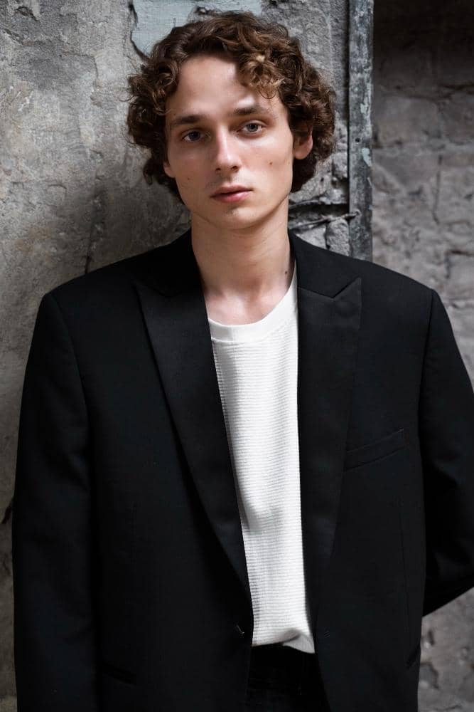 ilustrasi outfit blazer cowok 