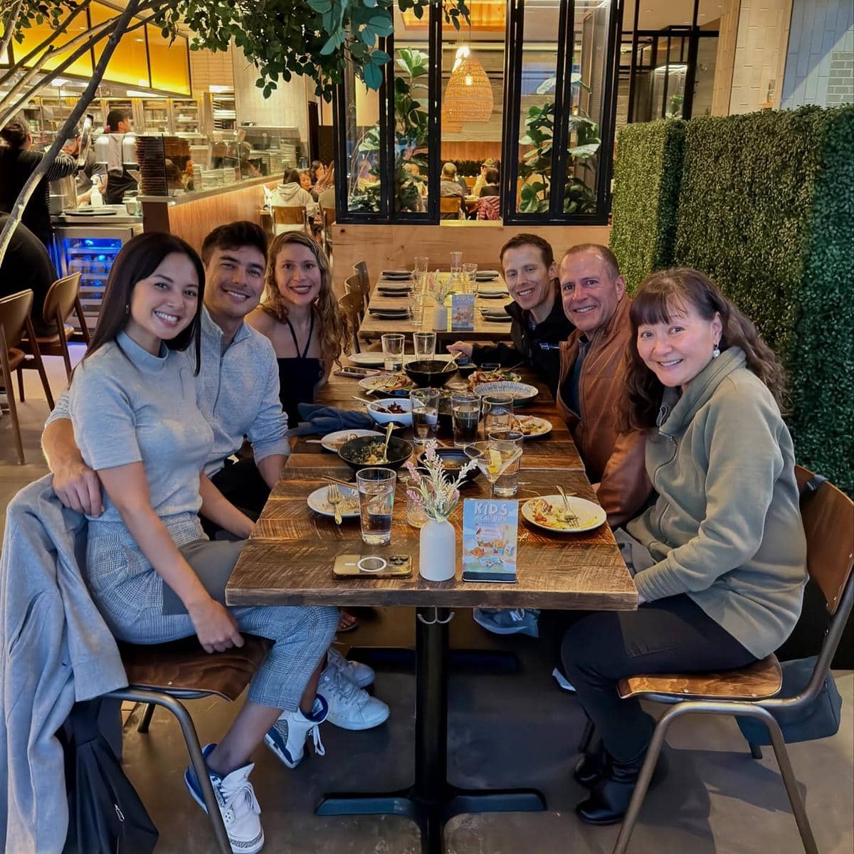 Kedekatan Aurelie Moeremans dengan Mertua (instagram.com/aurelie)