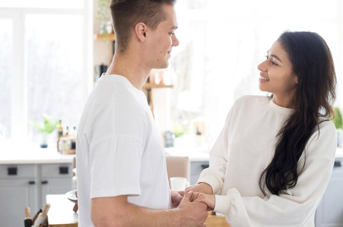 potret pasangan bahagia