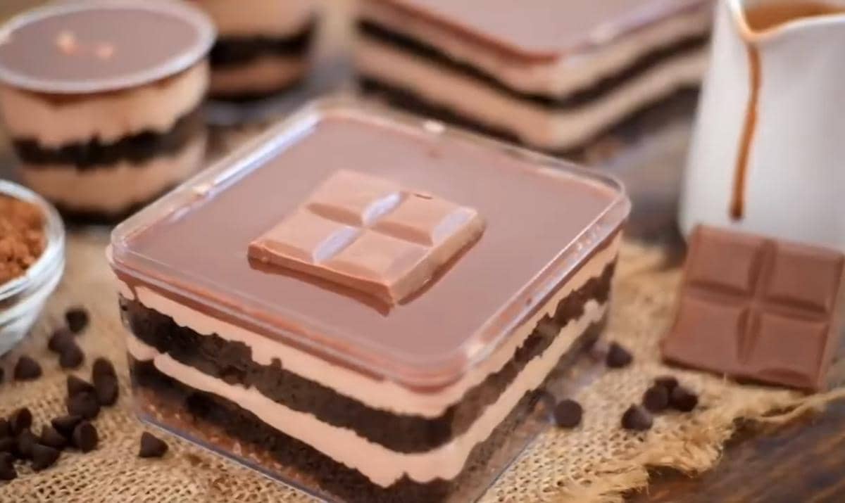 ilustrasi cadbury dessert box 