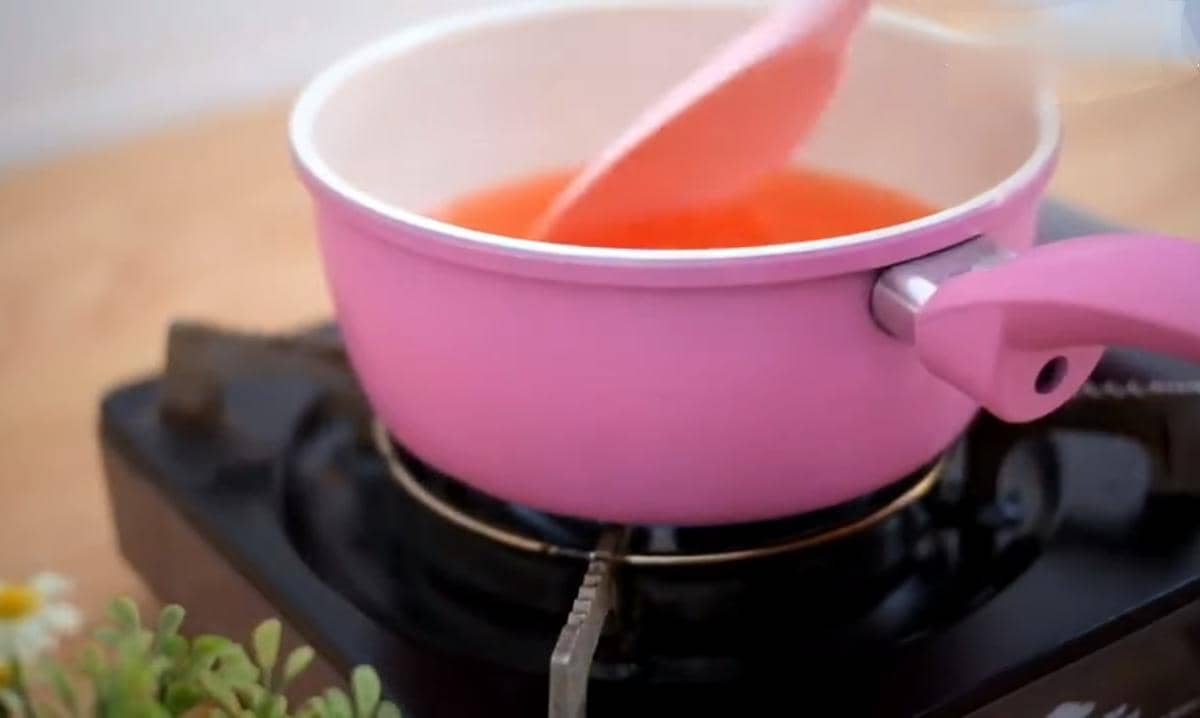 ilustrasi membuat jeli mangga