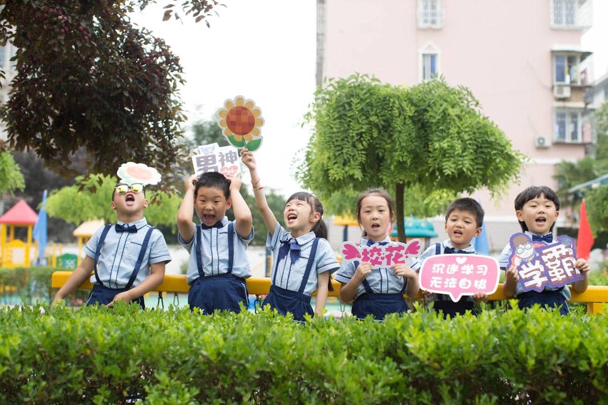 ilustrasi anak sekolah