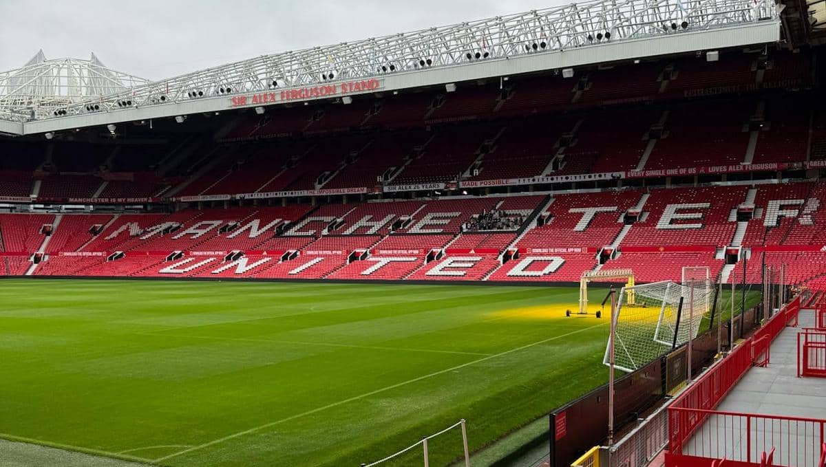 ilustrasi stadion Manchester United