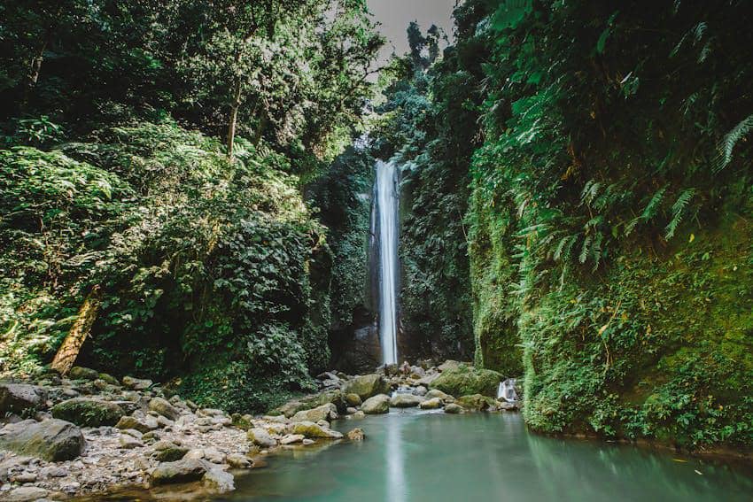 6 Rekomendasi Curug Dekat Jakarta, Bisa Pakai Transum!