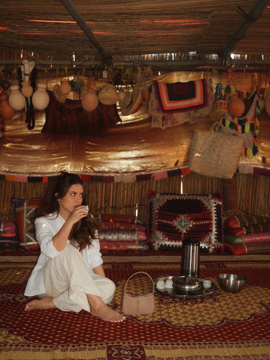 Marsha Aruan berwisata di Wahiba Sands