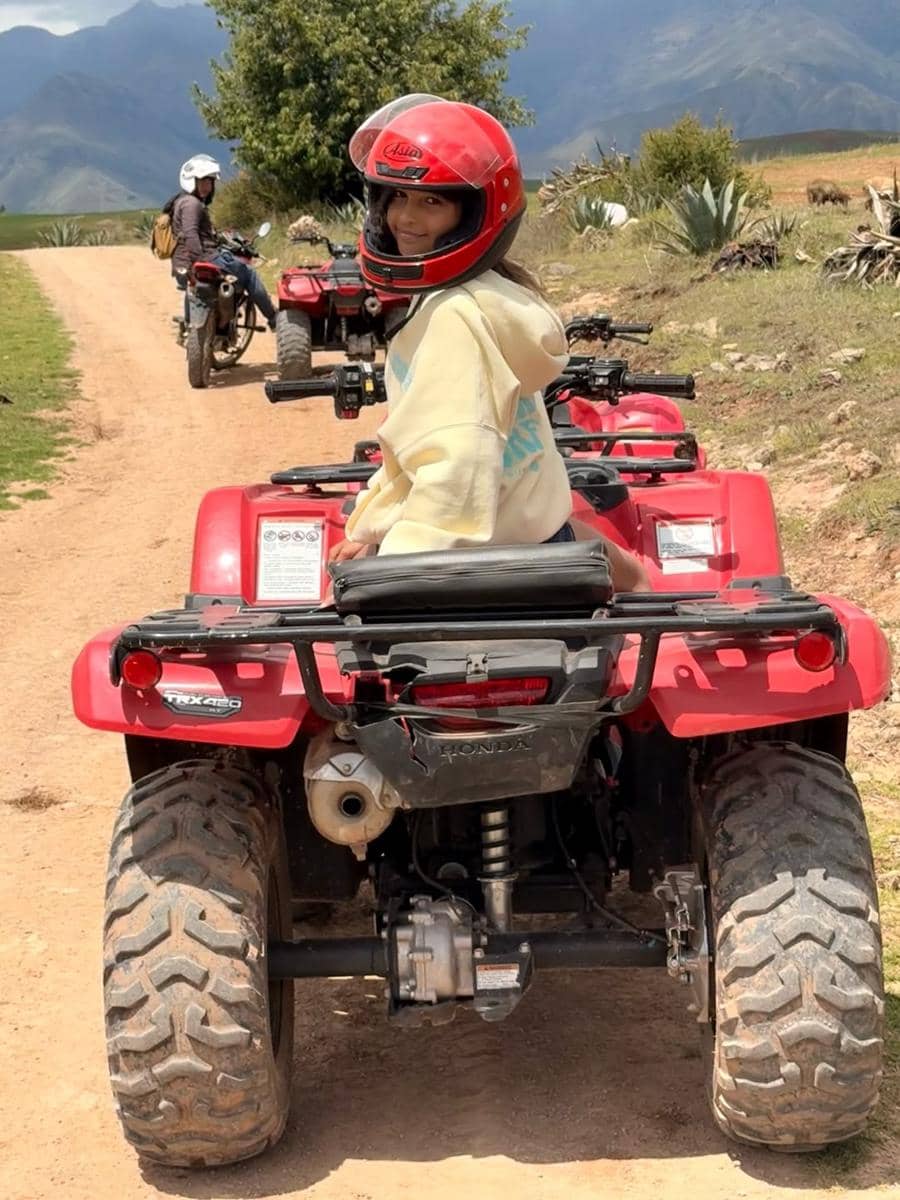 Indah Kalalo dan keluarga menjelajah alam Peru