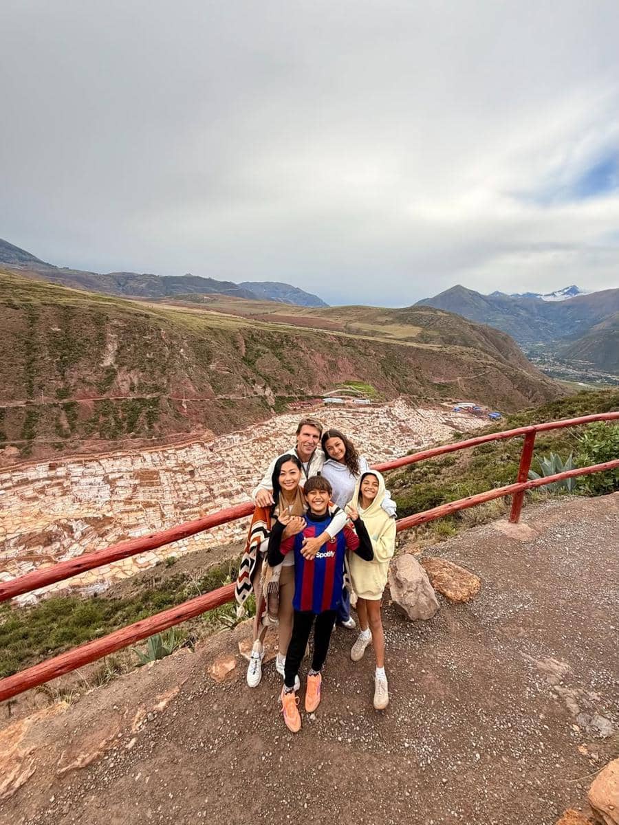 Indah Kalalo dan keluarga menjelajah alam Peru
