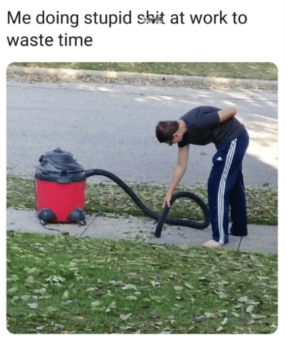 meme momen buang-buang waktu di tempat kerja