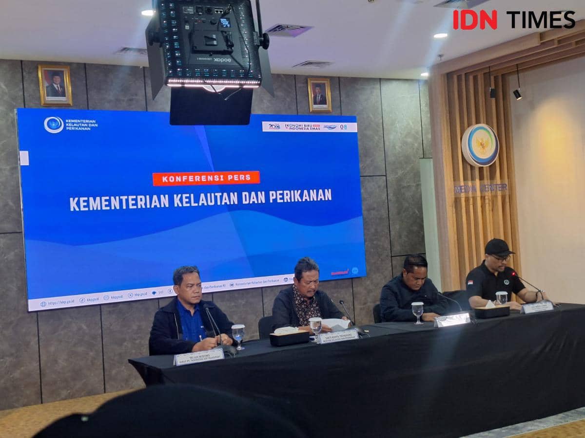  Konpers Kementerian Kelautan dan Perikanan soal hilangnya pesawat ATR 42-500 IAT (IDN Times/Lia Hutasoit)