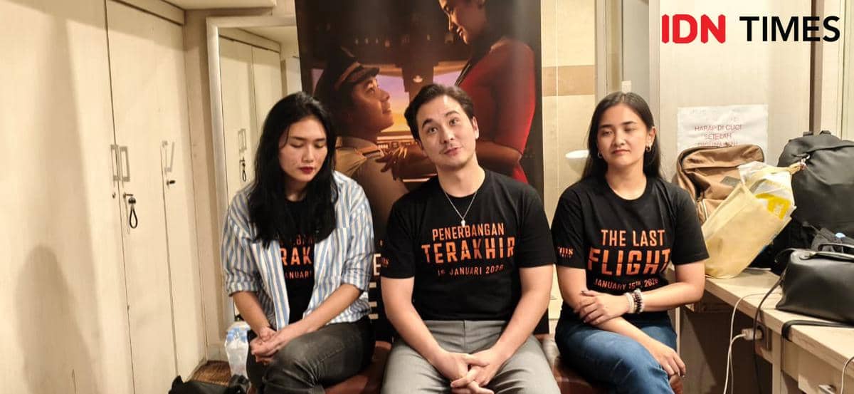 Pemeran film Penerbangan Terakhir menyapa penonton di XXI Amplaz Yogyakarta, Sabtu (17/1/2026). 