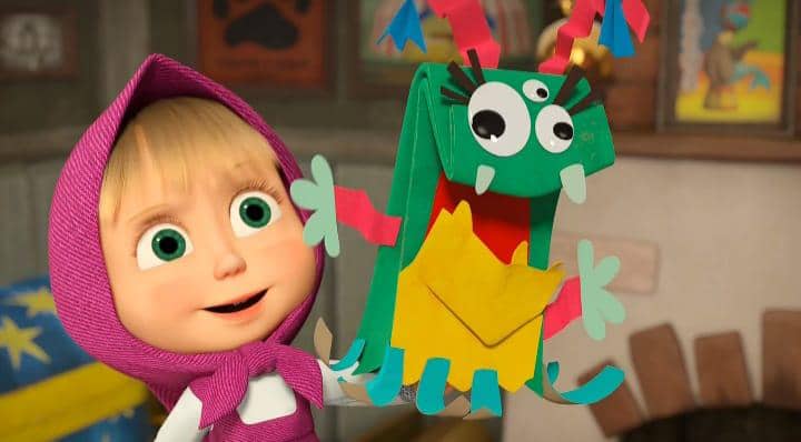 cuplikan Masha and The Bear "Arts and Crafts Day" 