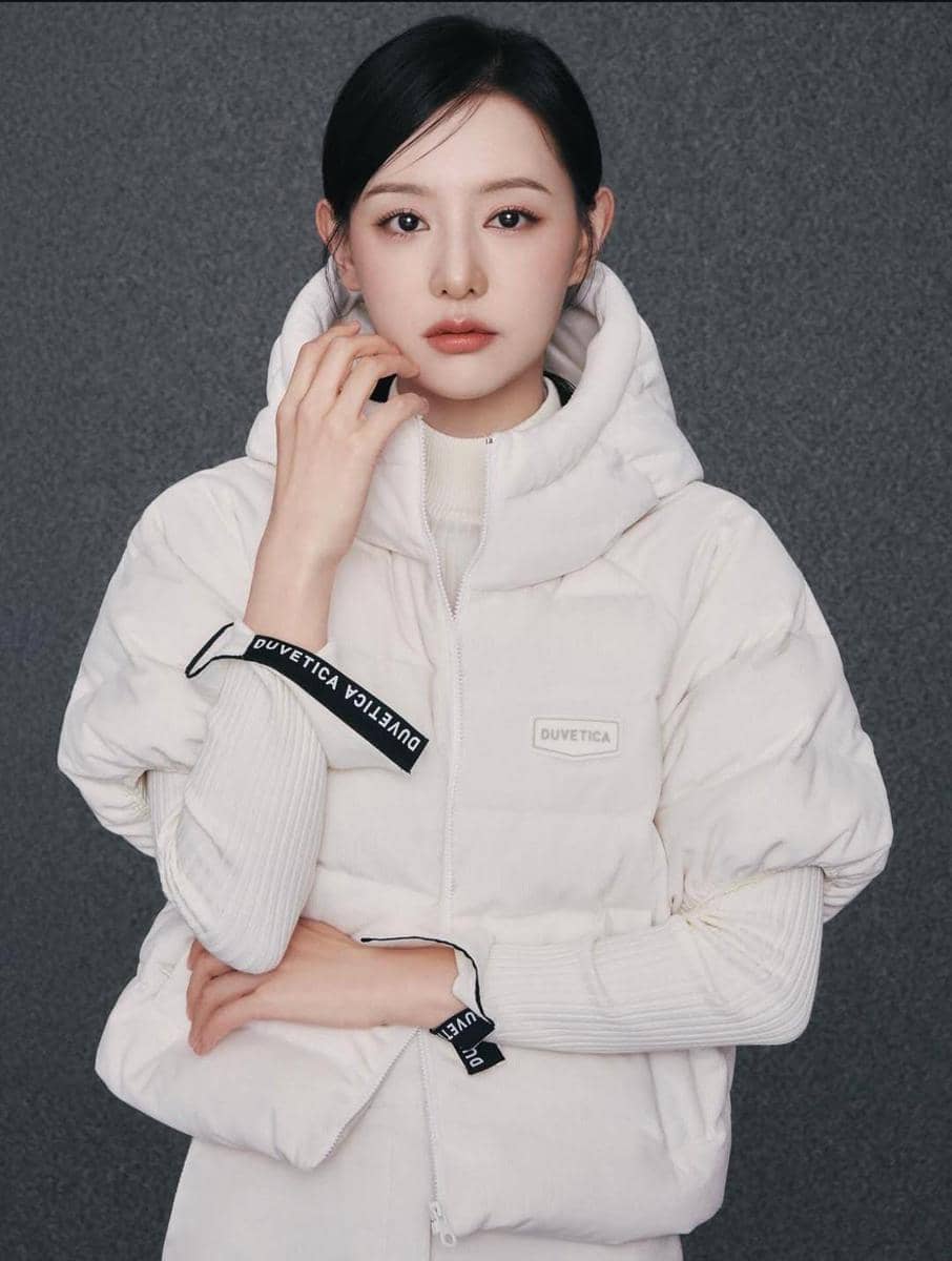 Kim Ji Won personal IG post