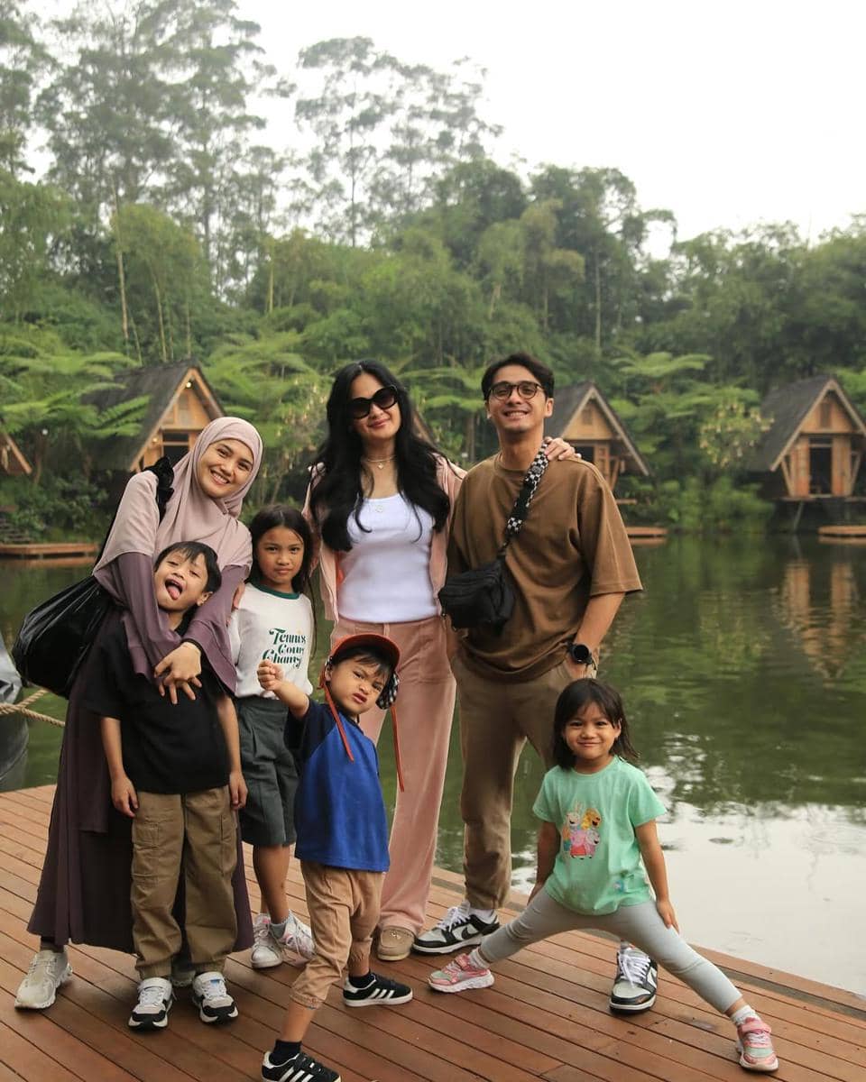 Gaya Kasual ala Ricky Harun