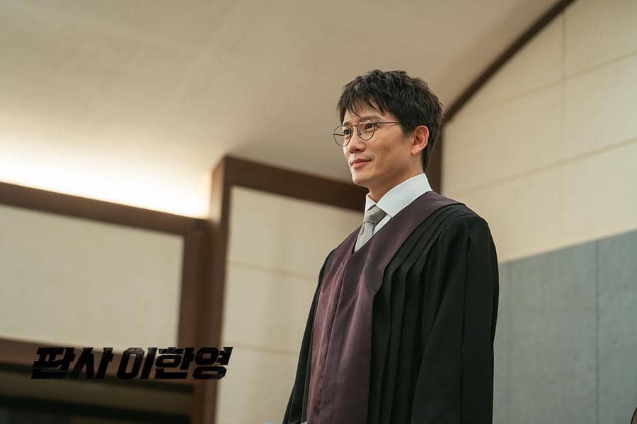 Ji Sung di drakor The Judge Returns