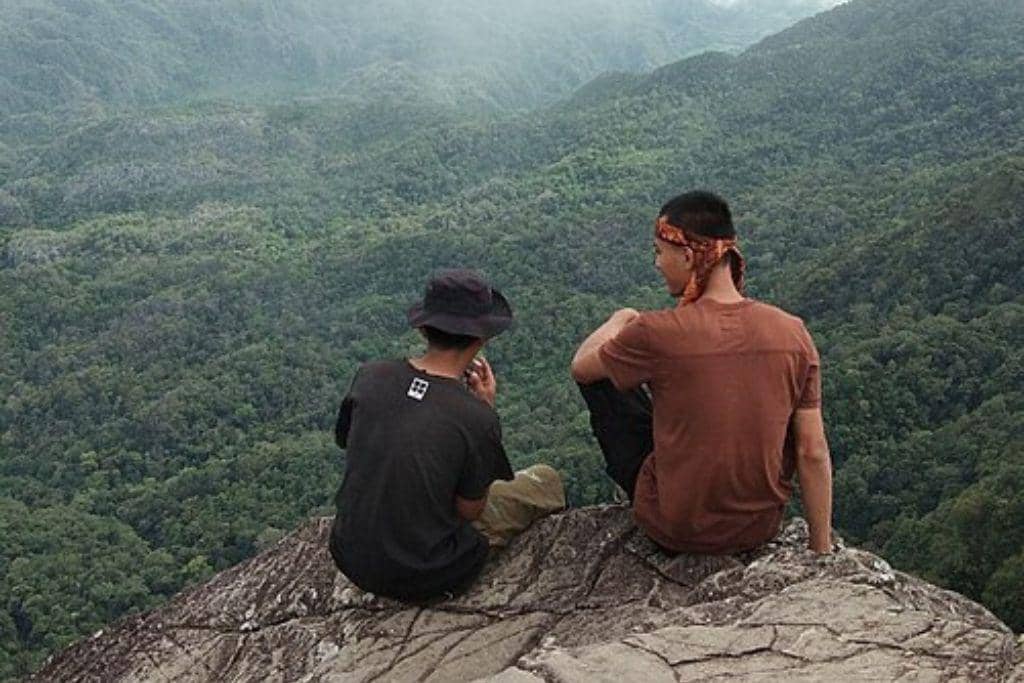 Ilustrasi pendaki di Gunung Bulusaraung.