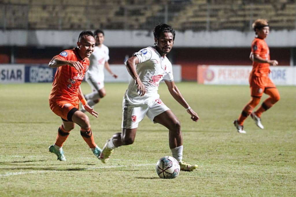 Pertandingan Persiraja Banda Aceh versus PSM Makassar di musim 2021/2022.