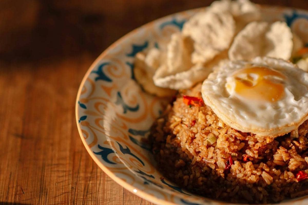 ilustrasi nasi goreng pinggir jalan ala abang gerobak