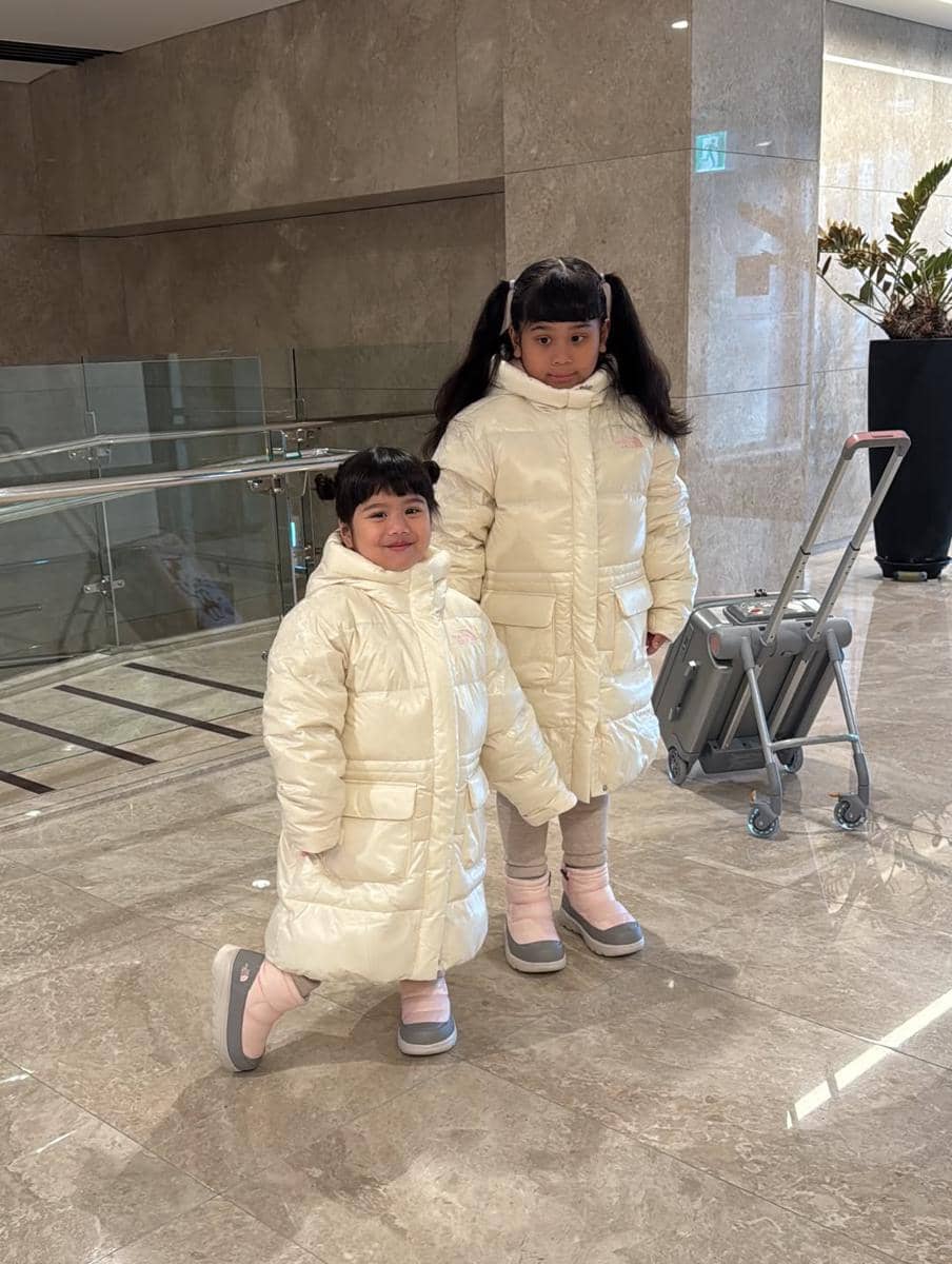 Keluarga Gya Sadiqah liburan awal tahun ke Korea Selatan.