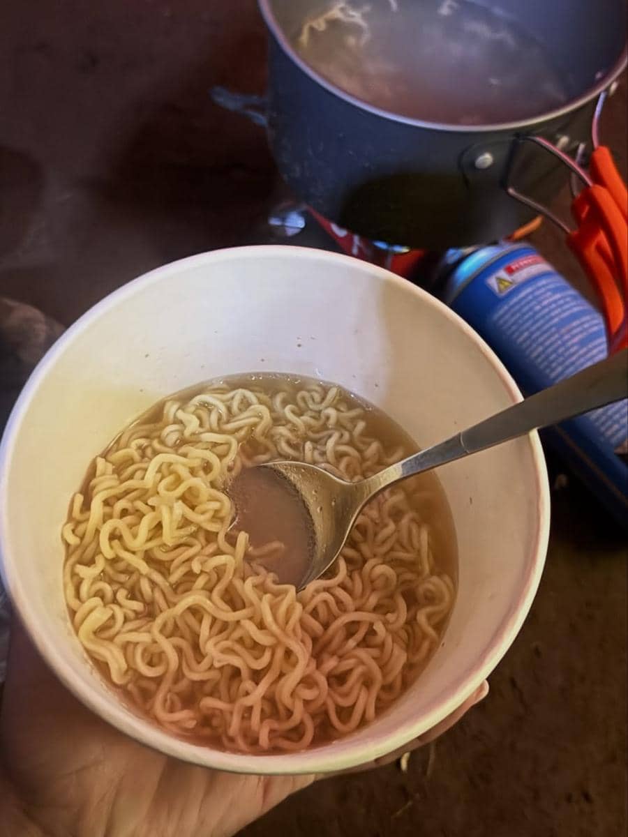 Nasya Marcella mendaki Gunung Prau.