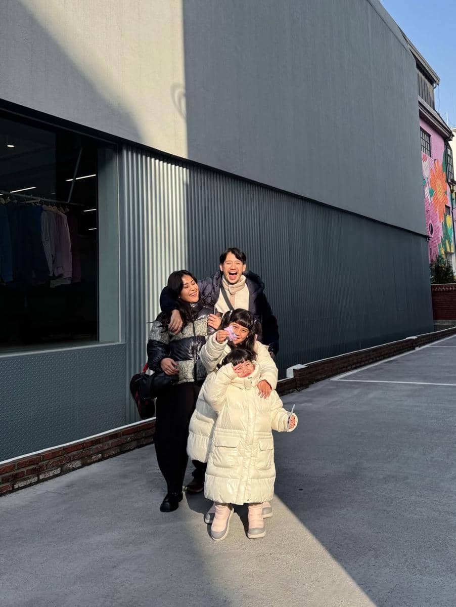 Keluarga Gya Sadiqah liburan awal tahun ke Korea Selatan.