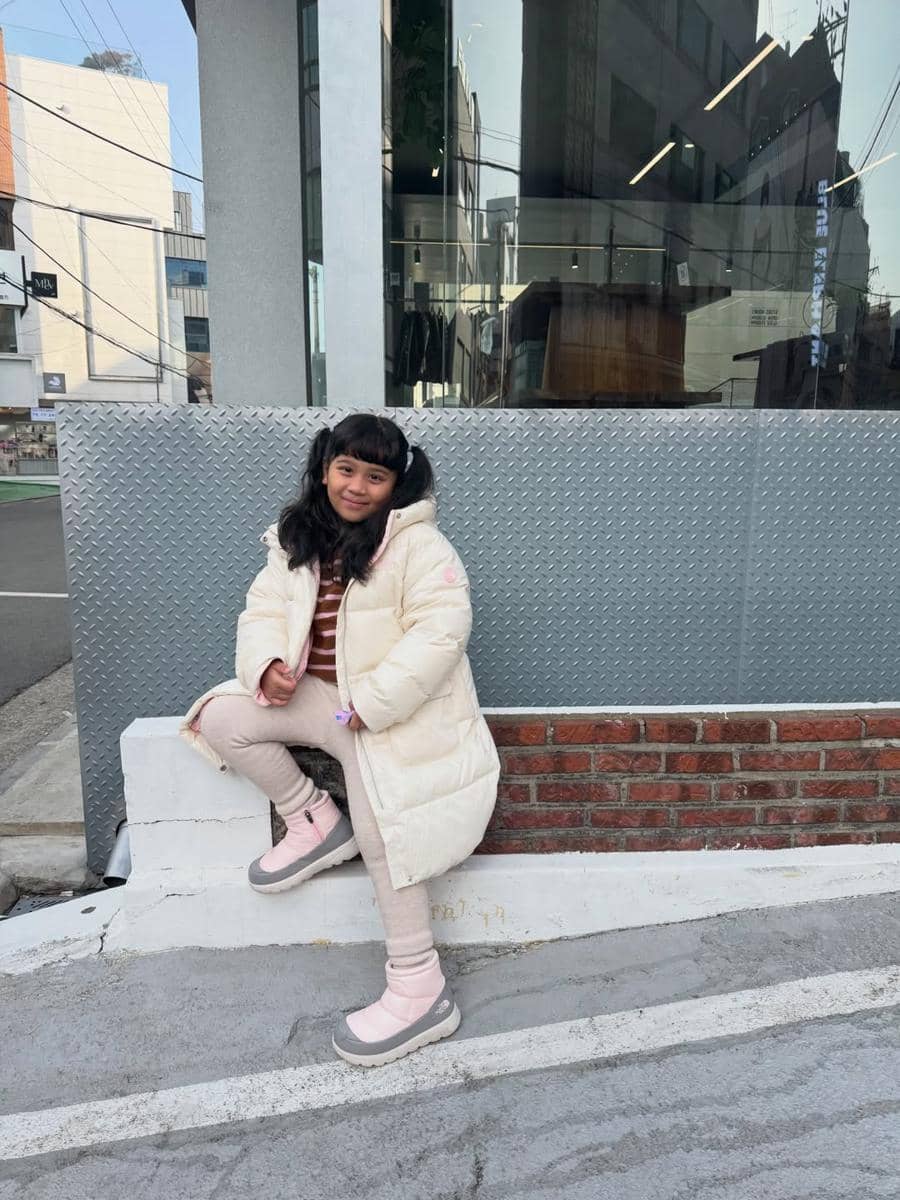 Keluarga Gya Sadiqah liburan awal tahun ke Korea Selatan.