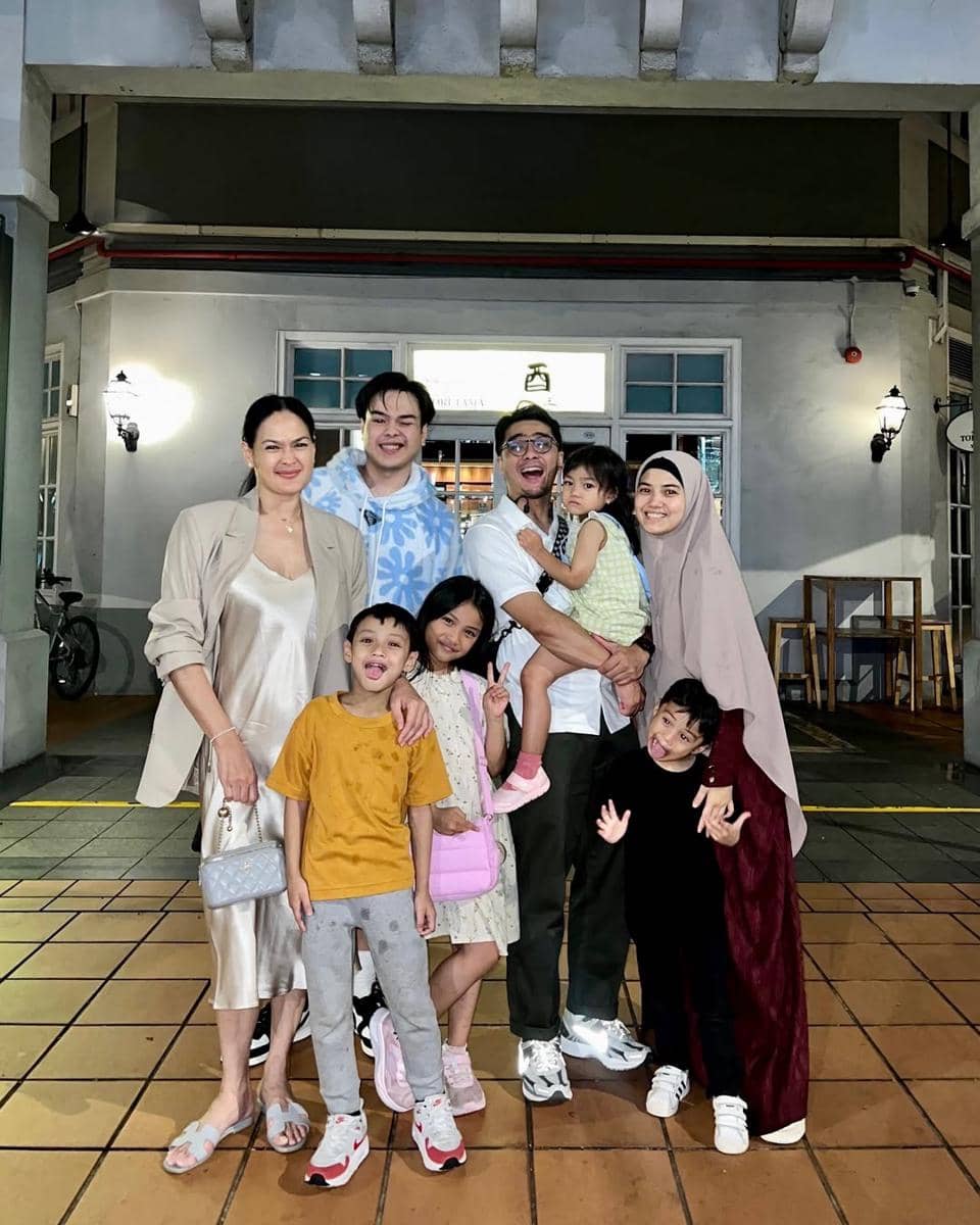 Gaya Dona Harun dan Herfiza. (instagram.com/donnaharunofficial)